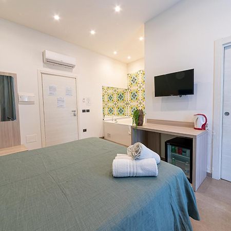 Residenza San Lorenzo Наполи Екстериор снимка