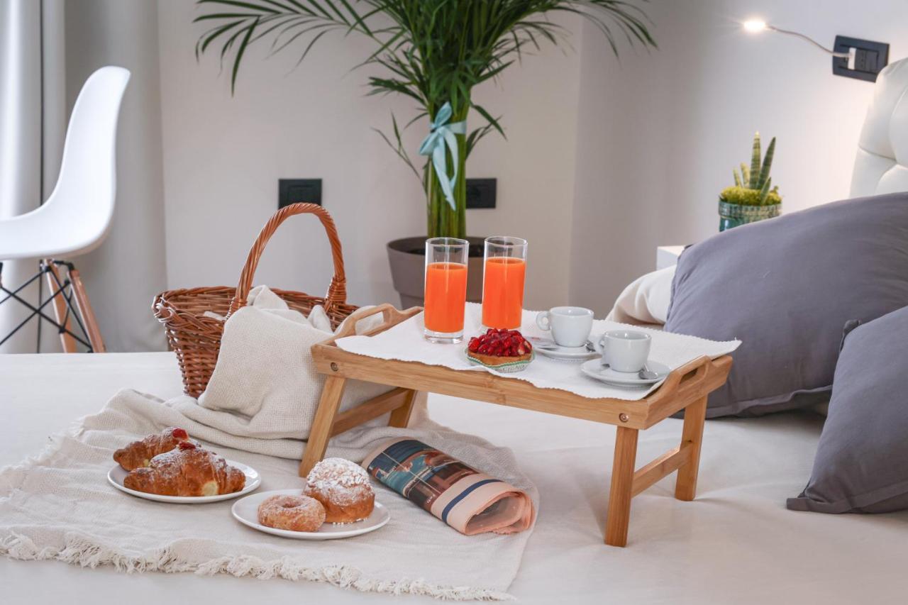 Residenza San Lorenzo Наполи Екстериор снимка