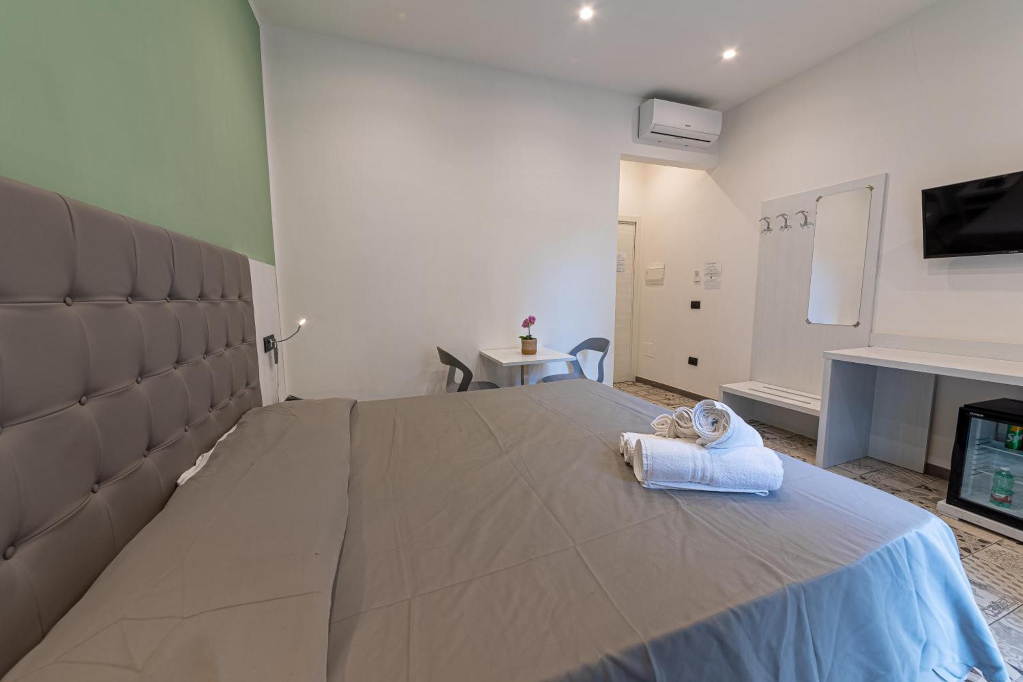 Residenza San Lorenzo Наполи Екстериор снимка